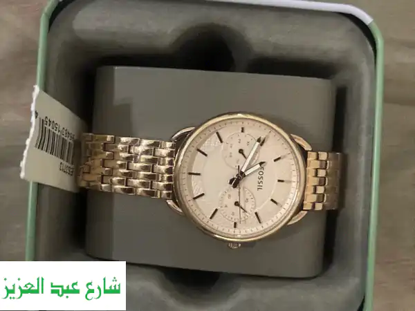 أناقتك تبدأ هنا: ساعة فوسيل أصلية جديدة كليًا...