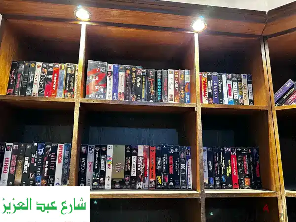 دي في دي شبه جديد بحالة ممتازة + مكتبة أفلام كلاسيكية ضخمة (267 شريط)