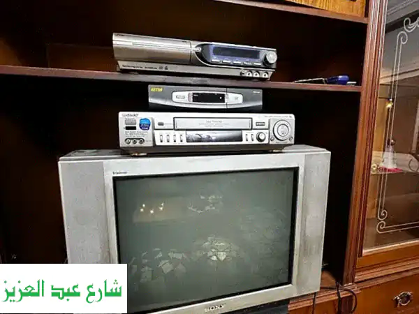 دي في دي شبه جديد بحالة ممتازة + مكتبة أفلام...