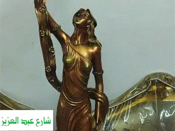 فازة عروسة مضيئة فاخرة بحالة ممتازة | قطعة ديكور...