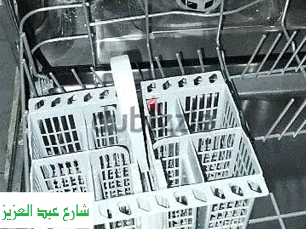 غسالة أريستون كسر زيرو للبيع | كالجديدة تماماً،...