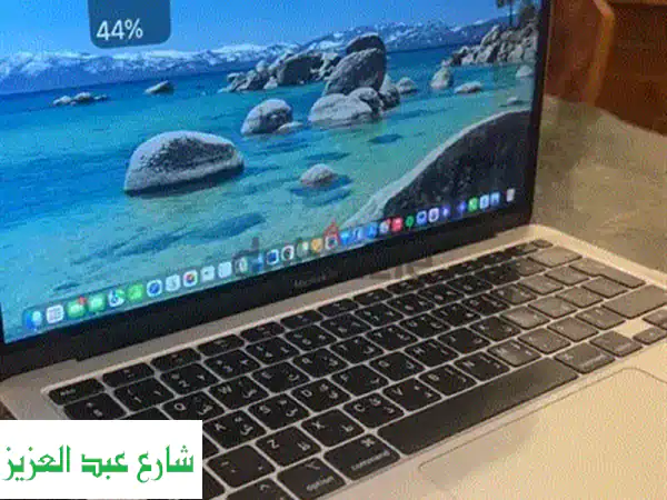🔥 فرصة ذهبية: ماك بوك اير M1 (256GB/8GB) بحالة ممتازة - أداء خارق وسعر لا يُصدق! ✨