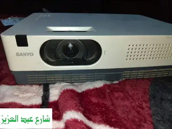 بروجيكتور سانيو جديد: تجربة سينمائية بجودة عالية! 🎬...