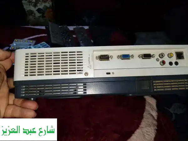 بروجيكتور سانيو جديد: تجربة سينمائية بجودة عالية! 🎬 | ريموت، وصلات، مثالي للضوء والظلام