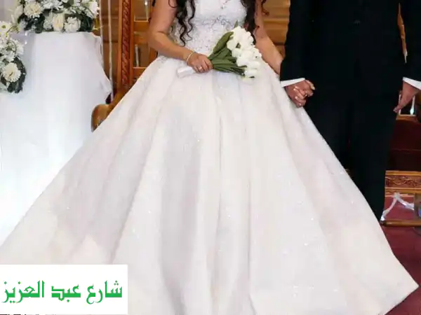 ✨ فستان زفاف فاخر (استخدام مرة واحدة) | مقاس مثالي...