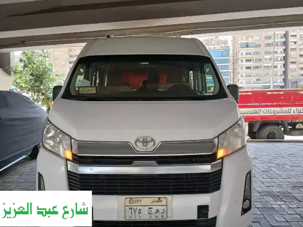 تأجير تويوتا هايس 14 راكب: رفيقك الآمن والمريح...