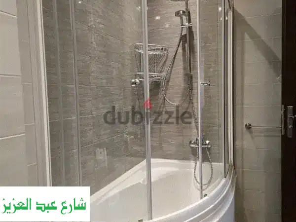 اغتنم الفرصة: بانيو وكابينة شاور عصرية (155x85 سم)...