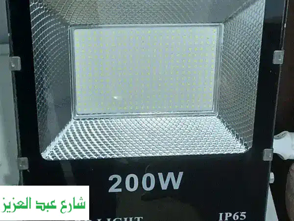 أضاءة ملاعب وحدائق 200W IP65 | رؤية ليلية مثالية...