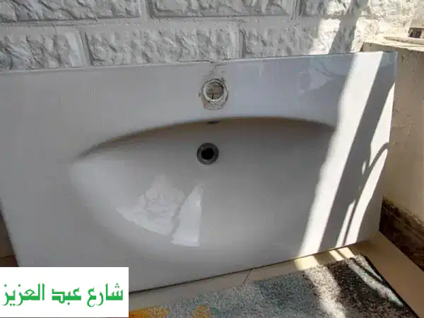 فرصة ذهبية: حوض ديورافيت 90 سم بحالة 'كأنه جديد'...