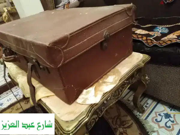 تحفة نادرة: شنطة سفر شحاتة أبو كف قديمة جداً (أنتيك) – مقاس 80x45x25 سم – قطعة تاريخية لجامعي التراث