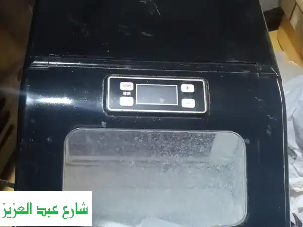 Ice maker over counter