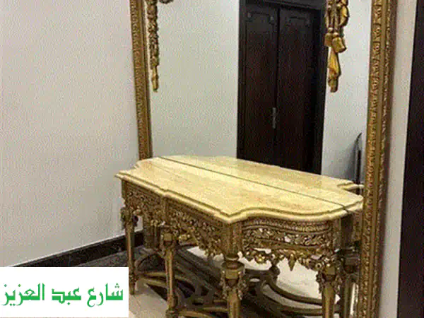 بار خشبي مع ٧ كراسي تصميم مناسب للمنزل و الشركات