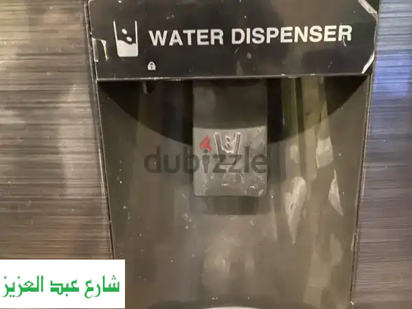 فرصة لا تعوض! ثلاجة فريش نو فروست 2022 (رمادي) بحنفية باب - كأنها جديدة وتحت الضمان!