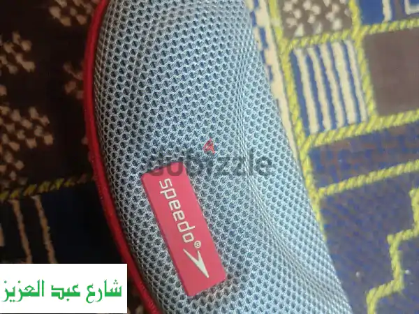 نظارة سباحة Speedo سوداء: وضوح HD، حماية UV، سدادات أذن مجانية! 🏊‍♂️