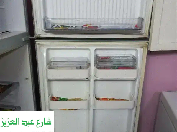 ثلاجه كريازى بحاله جيده