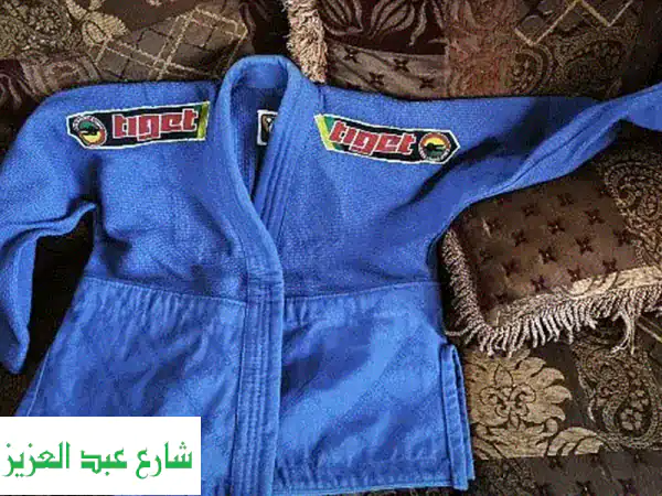 ✨ فرصة لا تُعوّض! بدلة جودو أطفال جديدة (لم تستخدم) - مقاس مثالي لبطلكم الصغير! ✨