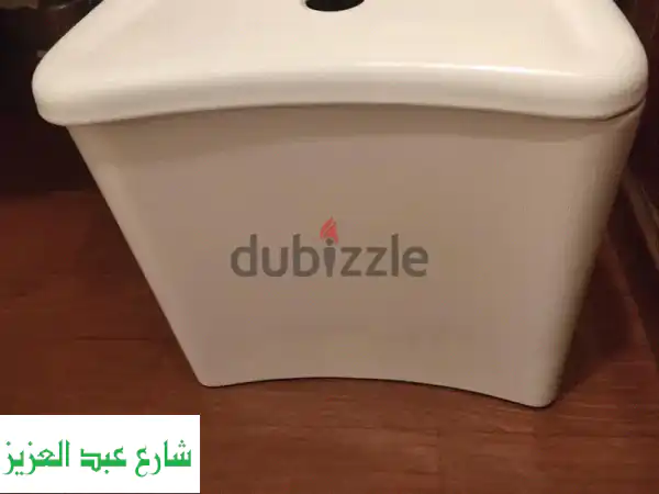 فرصة ذهبية: قاعدة تويلت كليوباترا الأصلية مع صندوق طرد بحالة ممتازة | للبيع الآن!