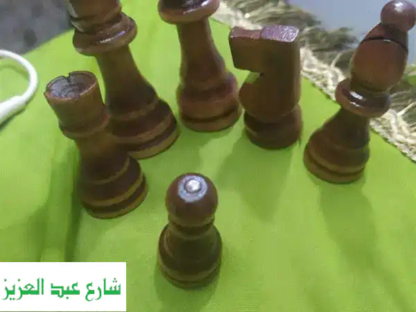 قطع شطرنج خشب مستورد حجم كبير 50في50 وقشاط مستورد وطاوله خشب زان