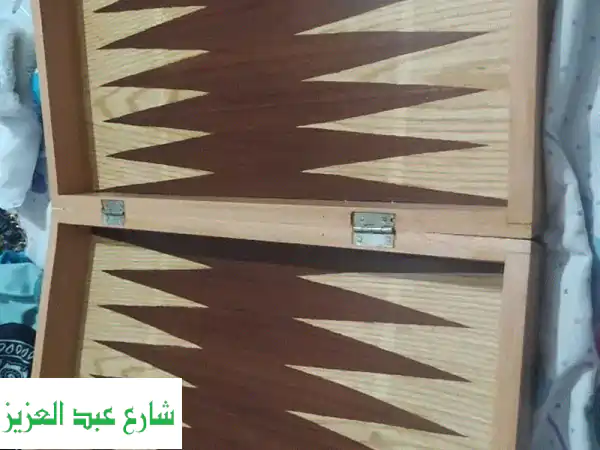 قطع شطرنج خشب مستورد حجم كبير 50في50 وقشاط مستورد...