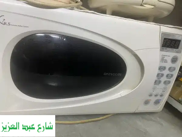 ميكروويف دايو استثنائي: أداء موثوق به حتى بدون طبق!