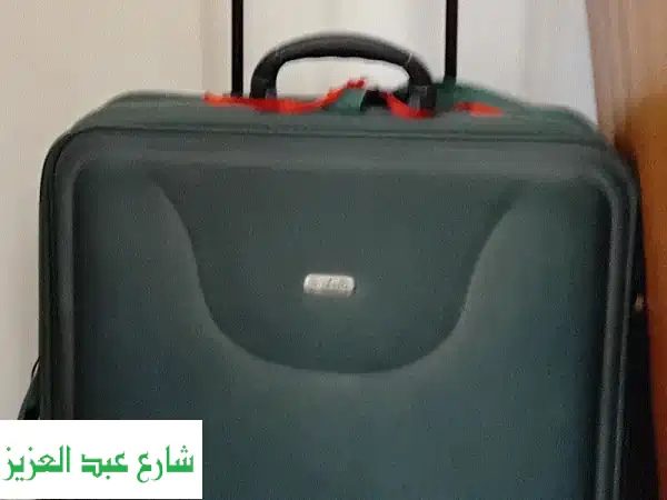 شنطة سفر  ماركة دى بيلى