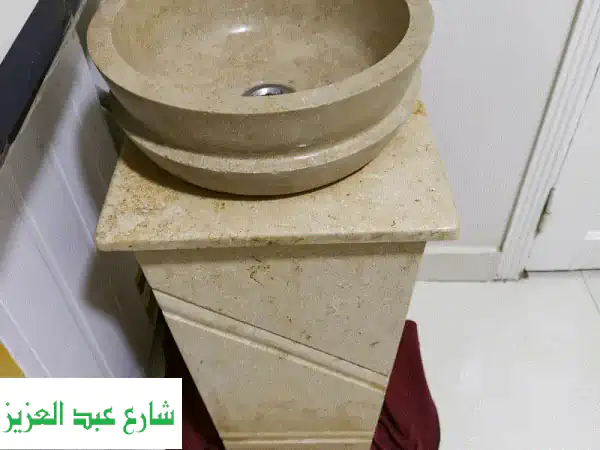 حوض رخام فاخر مميز: تحفة فنية لحمامك، حديقتك، ومسبحك...
