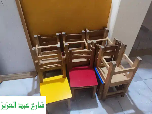 فرصة ذهبية لتجهيز حضانتك: 3 سبورات، 15 كرسي حضانة...