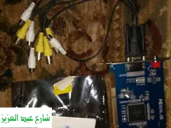 كشاف ليد ٣٦ وات + حامل كاميرا وموبايل تلاثي السعر: 1400 ج بدلاً من 1950 ج