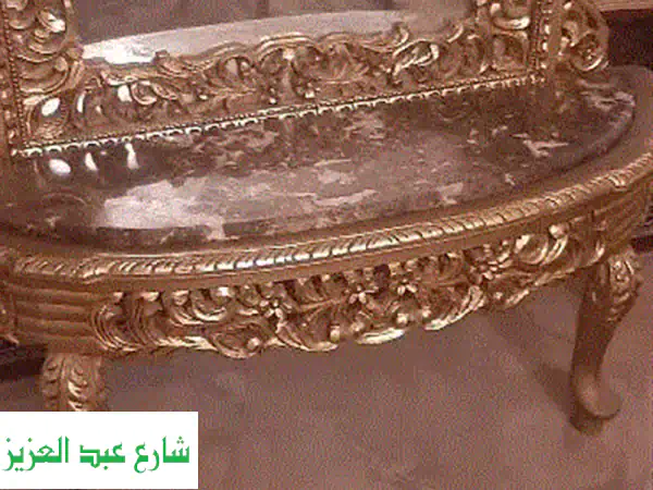 فرصة لا تعوض! كونسول مذهب مستعمل فاخر – أضف لمسة ملكية لمنزلك.