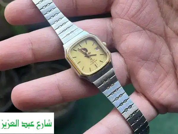 للبيع: ساعة Zodiac نسائية أصلية (نقش القذافي) |...