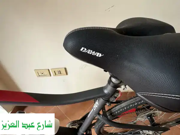 فرصة ذهبية: دراجة BTWIN ديكاتلون كالجديدة (لم تستخدم) | توفير 8000 جنيهاً مع إكسسوارات إنجليزية فاخرة!