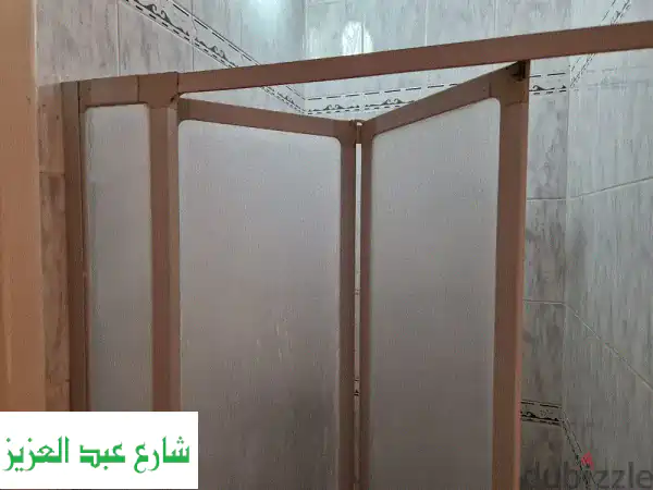 كابينة شاور ايديال استاندرد 80 سم: أناقة، جودة، وحلول ذكية لحمامك العصري!