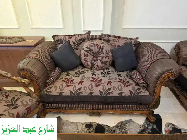 ✨ فرصة ذهبية: طقم أنتريه كلاسيك فخم خشب زان بحالة ممتازة | لمسة فخامة لمنزلك!