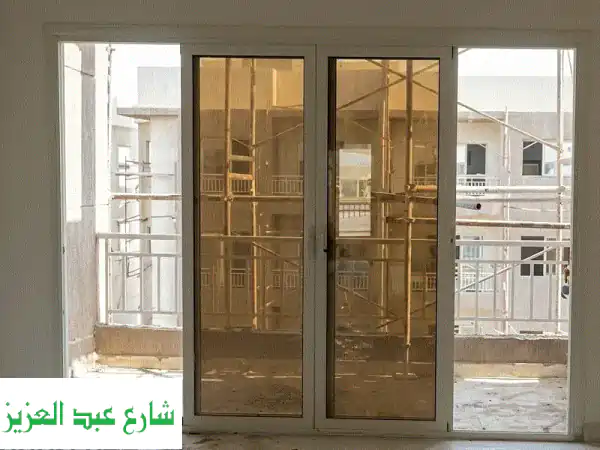 شبابيك الوميتال للبيع بحالة ممتازة مقاسات  خلع...