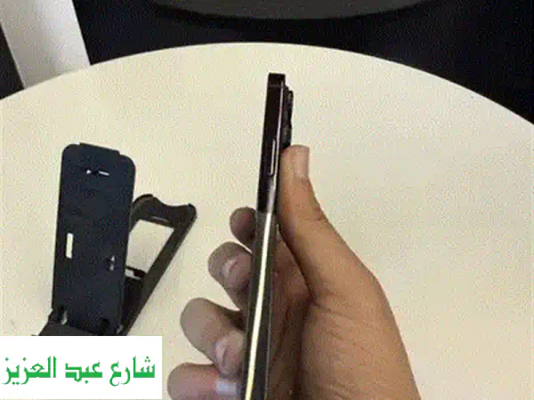 فرصة لا تعوض: ايفون 15 برو ماكس (بطارية 88%) - بدون خدوش! | حالة ممتازة