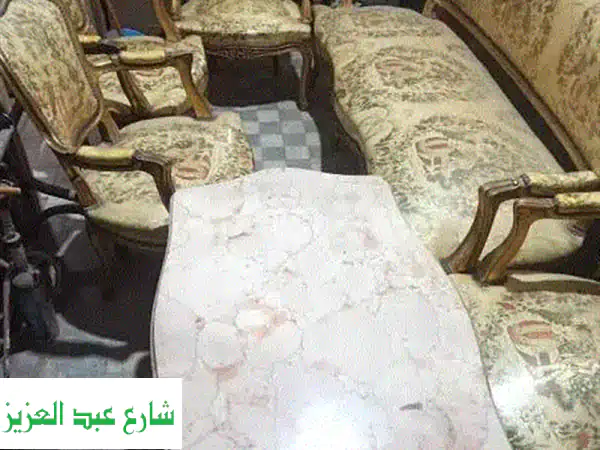 تحفة فنية خالدة: صالون أبيسون مدهب 'روميو وجوليت' | خشب زان أحمر ورخام طبيعي بحالة ممتازة