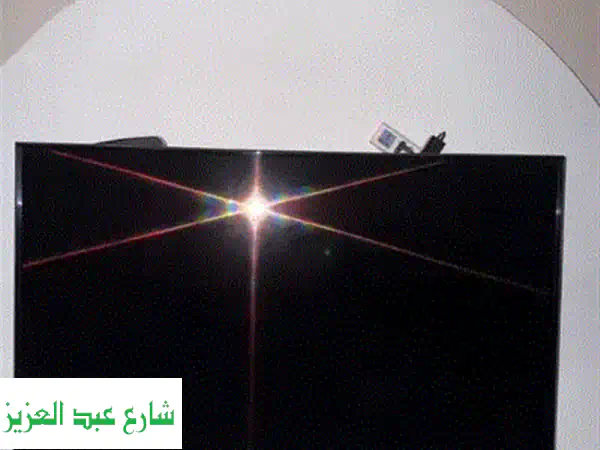 شاشة للبيع بحالة ممتازة
