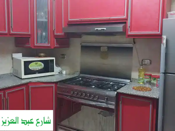فرصة ذهبية: مطبخ كامل فاخر (وحدات علوية وسفلية) برخام جديد | استعمال خفيف جداً بحالة مثالية! #مطابخ_للبيع