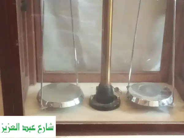 ميزان دولاب فينتاج 1981: تحفة الزمن الجميل النادرة للبيع!
