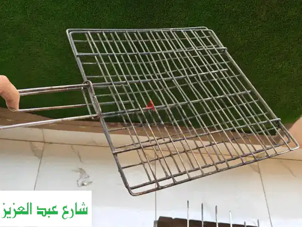 منقل شواء صغير ومحمول (6 أسياخ + شبكة) | مثالي للرحلات والحدائق