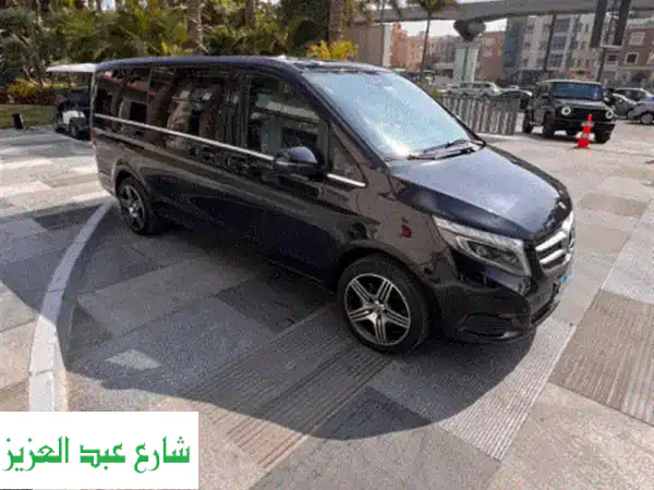 تأجير مرسيدس فيانو V250 بسائق في القاهرة: فخامة وراحة لمجموعاتك وعائلتك