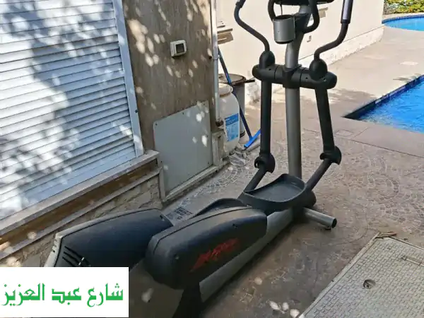 جهاز لايف فيتنس بيضاوي (إليبتيكال) | أفضل كروس...