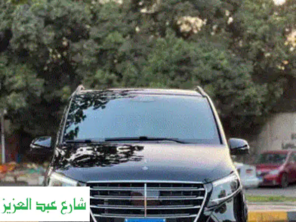 مرسيدس فيانو للإيجار مع سائق<br/>استمتع برحلة فاخرة...