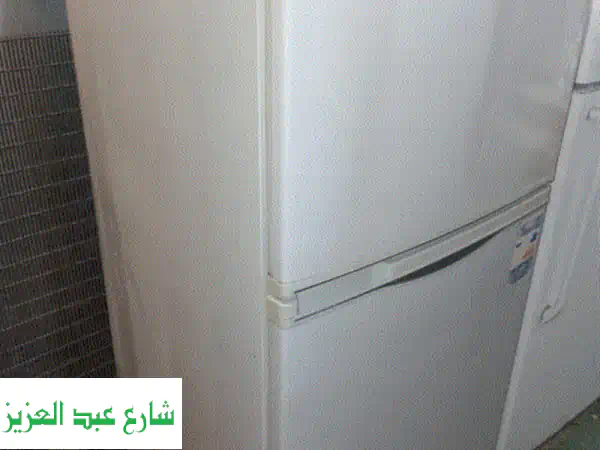 تلاجه شحن شركة وحالتها ممتازة وليك ضمان 3 شهور...