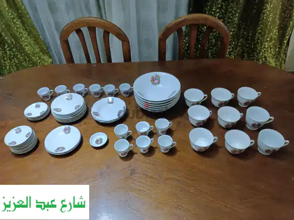 أطقم صيني وزجاج
