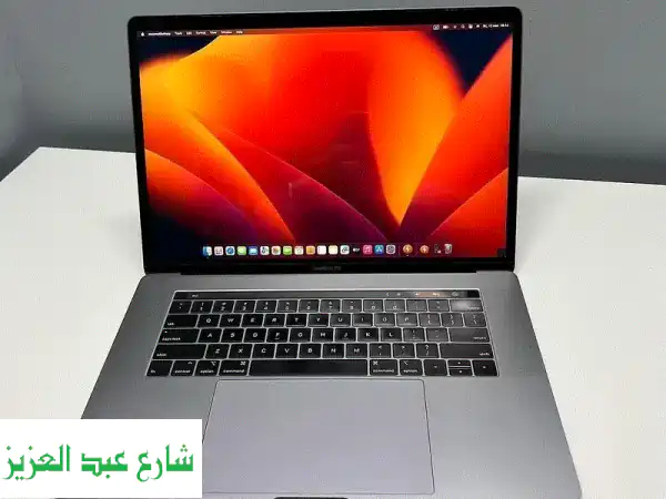فرصة لا تعوض! MacBook Pro 2017 15-inch i7 - حالة ممتازة مع Touch Bar