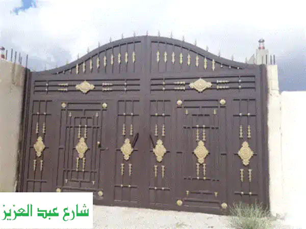 أبواب حديدية فاخرة بكعابيش فيصل: جودة عالية، مصنعية مميزة، وأسعار تبدأ من 800 ج.م!