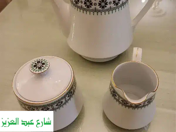 براد ولبانه وسكريه وخمسه طبق جاتوه وطبق جاتوه كبير كله نفس الشكل