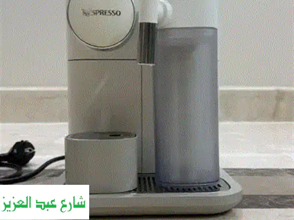فرصة ذهبية! ماكينة قهوة Philips 2200 أوتوماتيكية | اسبريسو فاخرة (مستعمل شهرين فقط)