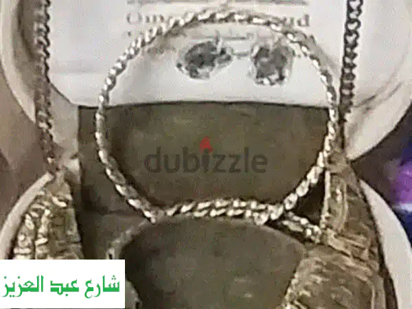 تألق فريد: طقم عقد نحاس يدوي فاخر بالعلبة | هدية ساحرة